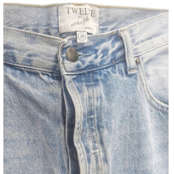 Twelve by Twelve Distressed High Waisted Jeans  Size 29 - Picture 5 of 6